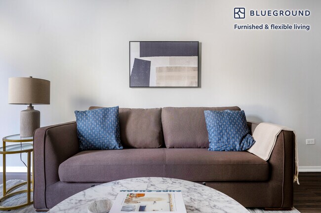 200 E Illinois St unit FL11-ID878, Chicago, IL 60611 - photo 2