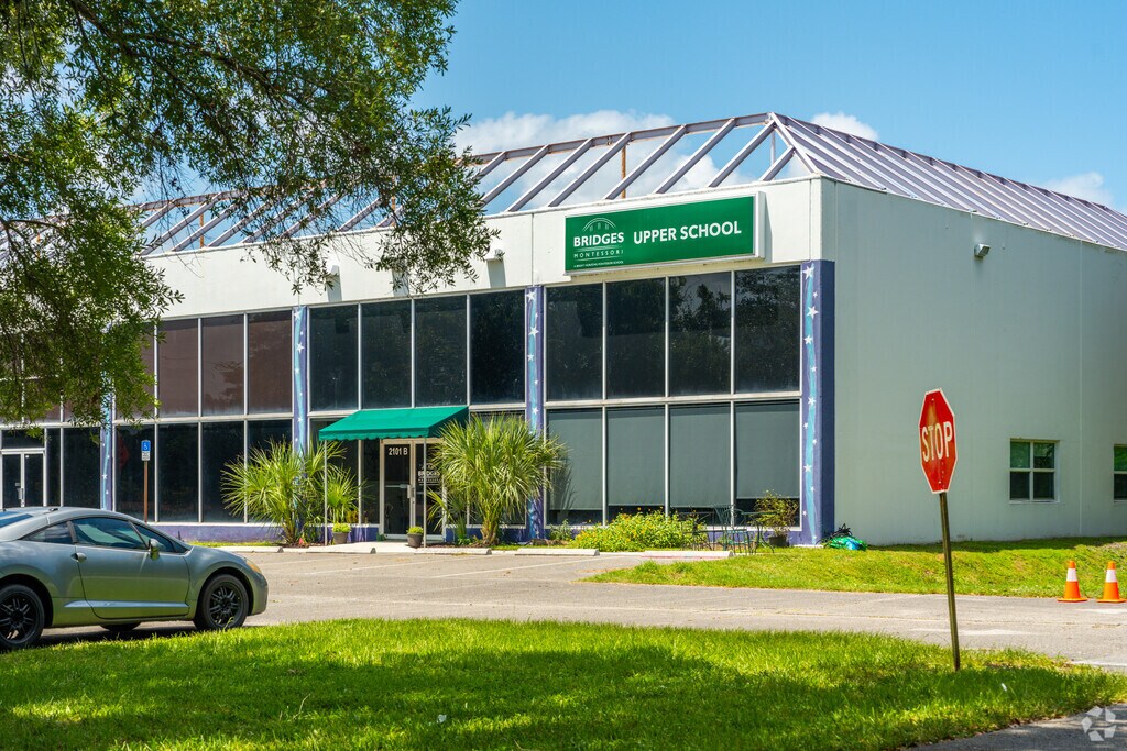 Exterior and entrance to Bridgestone Montessori.