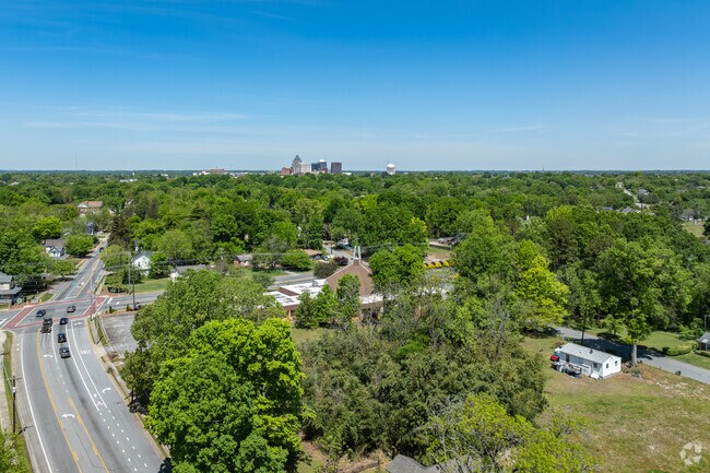 Benbow Park residents enjoy easy access to downtown.