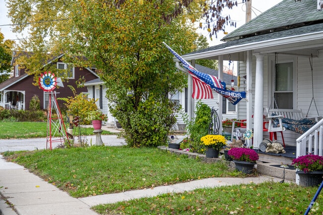 Classic Americana comes alive in Pittsboro’s tree-lined streets and friendly neighborhoods.