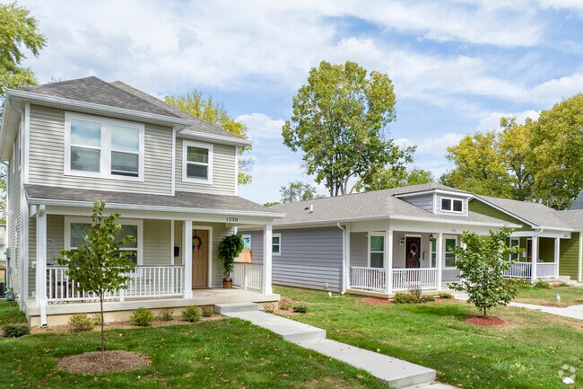 Well maintained homes create a warm and welcome atmosphere for Near Northwest Riverside locals.