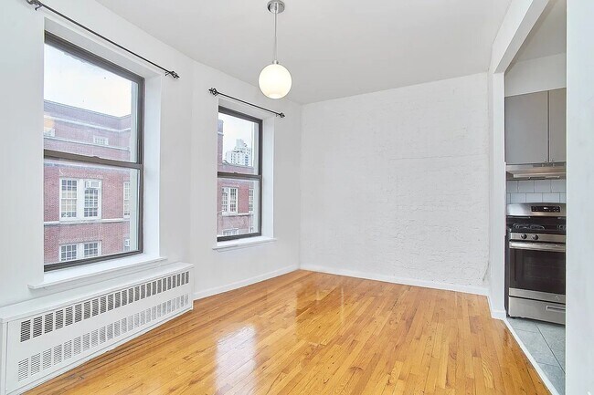 241 W 113th St unit 6A, New York, NY 10026 - photo 2
