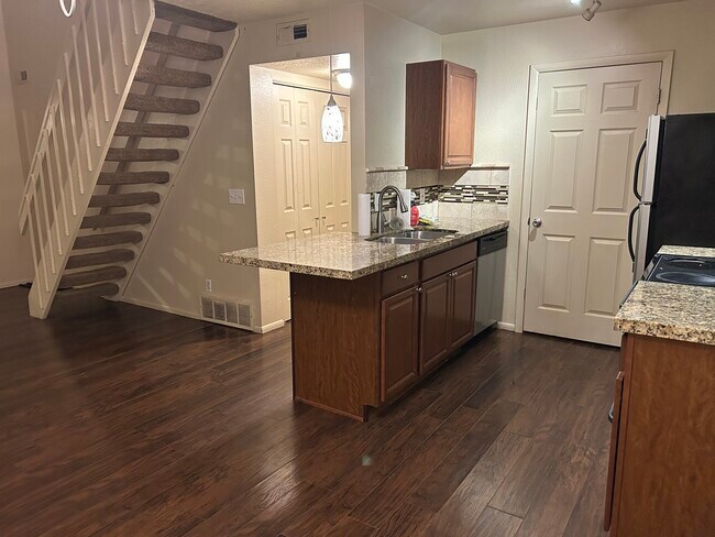 1221 E Waterside Cove unit 33, Midvale, UT 84047 - photo 6