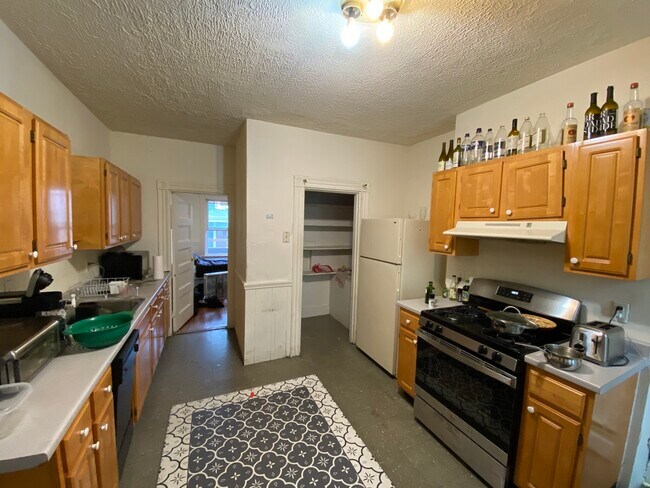 142 Calumet St unit 1, Boston, MA 02120 - photo 3