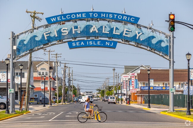 Sea Isle City seafood dinners start with a trip to the Historic Fish Alley.