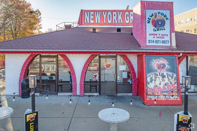 Dellwood residents have various dining options. Among them, New York grill is the most popular.