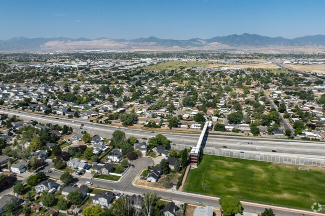 Sky Bridge connects Jordan Oaks to Jordan Landing, 500 acres of shopping and restaurants.