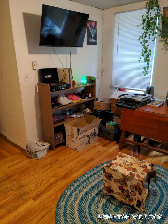 199 Strathmore Rd Unit 4, Boston, MA 02135