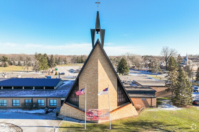 Ni Magnuson Christian School is a private, Christian school located in White Bear Lake.