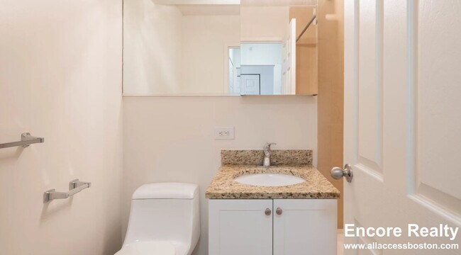 72 Staniford St unit 4N, Boston, MA 02114 - photo 5
