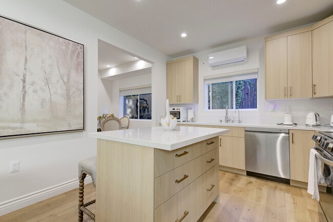 5206 Goodland Ave, Valley Village, CA 91607 - photo 7