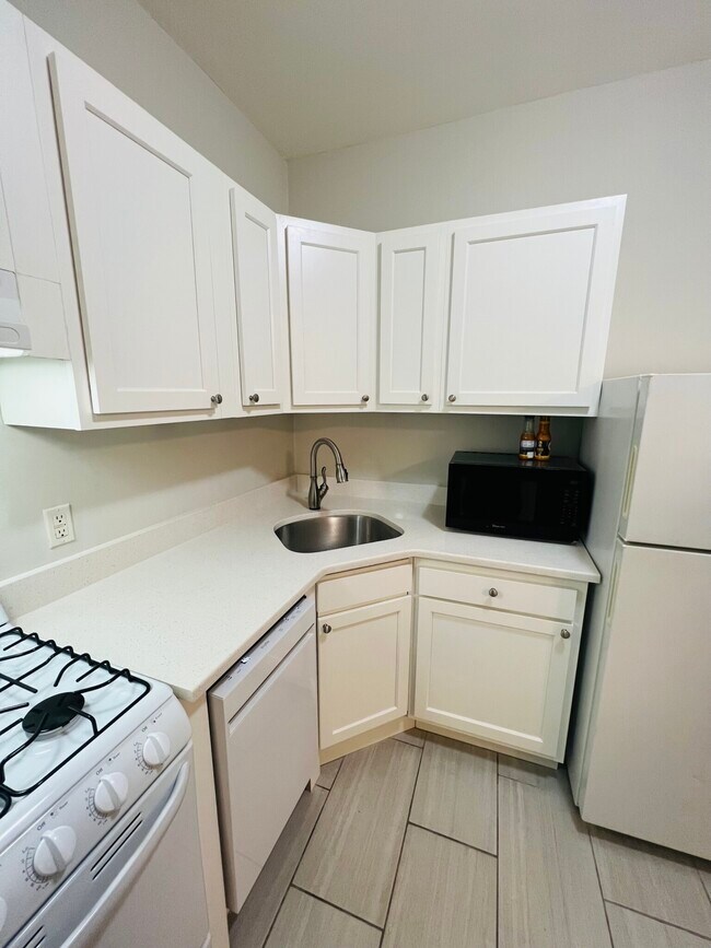 27 Symphony Rd unit 4, Boston, MA 02115 - photo 3