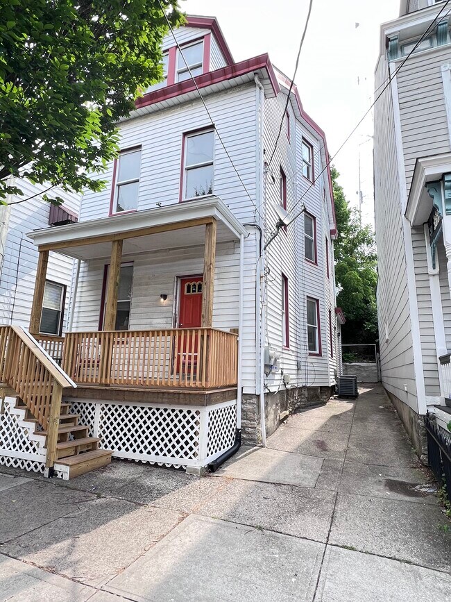 2240 Victor St, Cincinnati, OH 45219