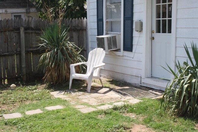 2118 26th St unit B, Lubbock, TX 79411 - photo 2