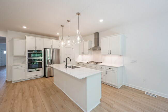 11421 Fieldstone Dr, Maple Grove, MN 55311 - photo 6