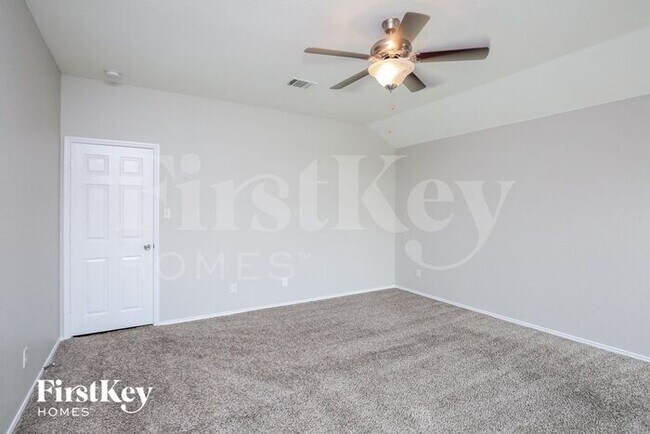 2037 Cattle Creek Rd, Fort Worth, TX 76134 - photo 7