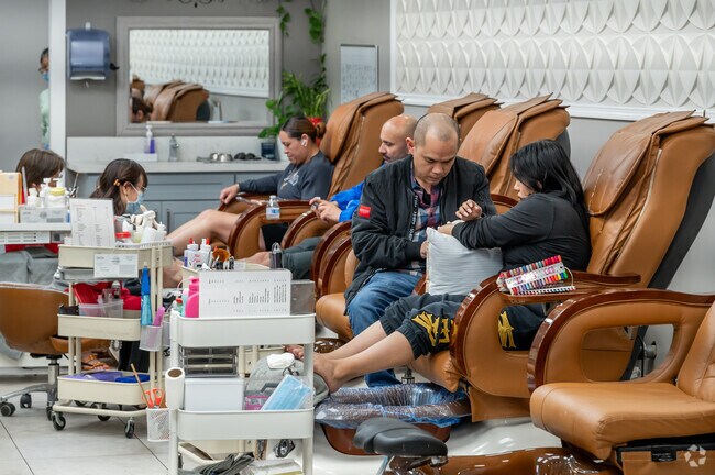 Enjoy a manicure or pedicure at Uñas Salon & Spa in Riverview West.