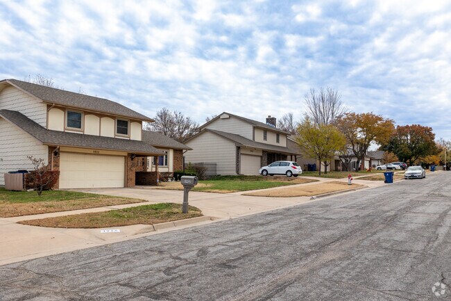 There are also a few split-level dwellings throughout Cedar Lakes Village as well.
