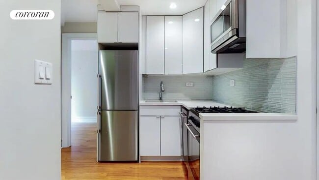 69 Bennett Ave, New York, NY 10033 - photo 3