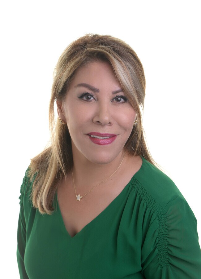 Mary Hosseini