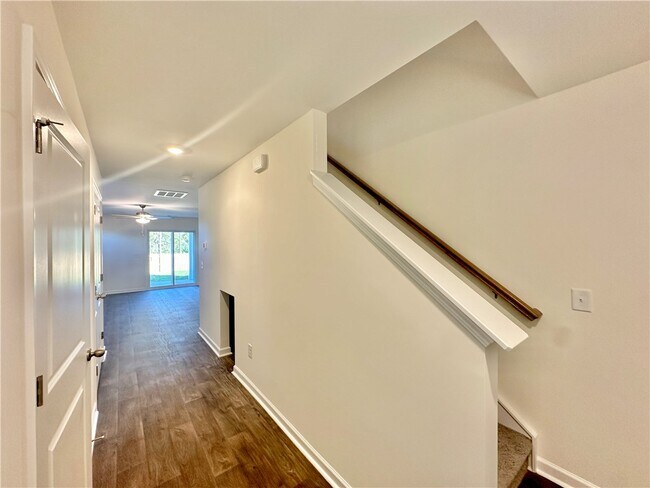 594 Seaborn Cir, Pendleton, SC 29670 - photo 4