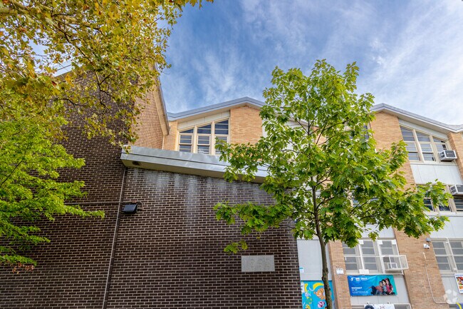 The PS 197 Ocean School embraces nature and modern infrastructure.