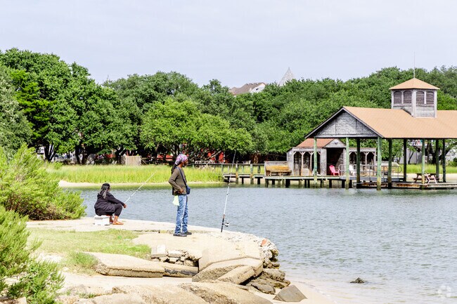Captains Quarters Recreation Center has waterfront access to Willoughby Bay.