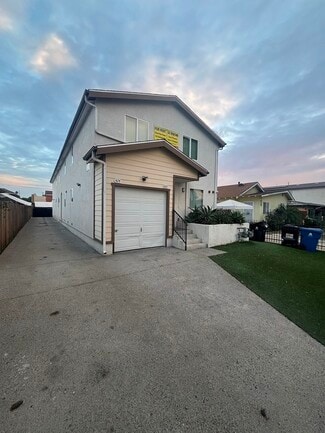 424 E 101st St, Los Angeles, CA 90003