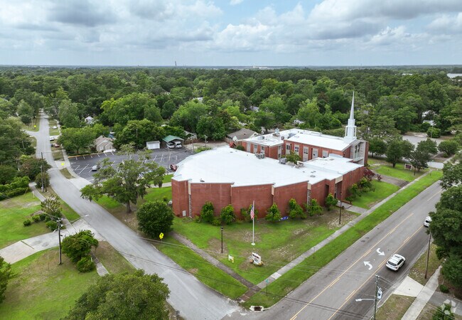 Calvary Christian School is K-8 with a student-teacher ratio of 23 to 1.