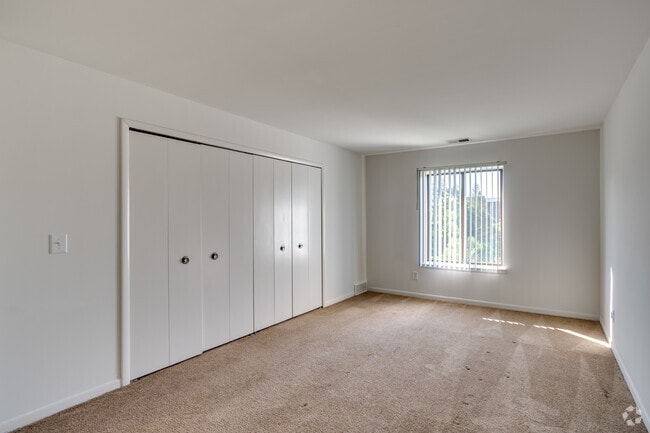 1BR, 1BA - 840SF - Bedroom