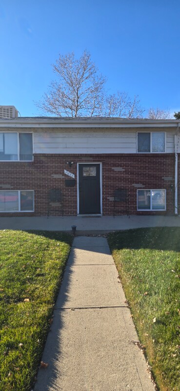 2655 Worchester St, Aurora, CO 80011