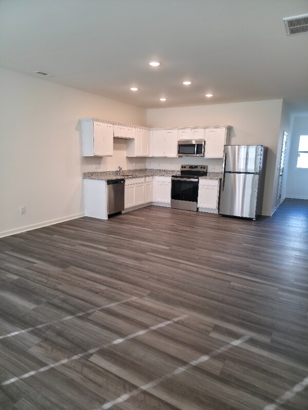 2062 Gln Xing Dr, Durham, NC 27704 - photo 4