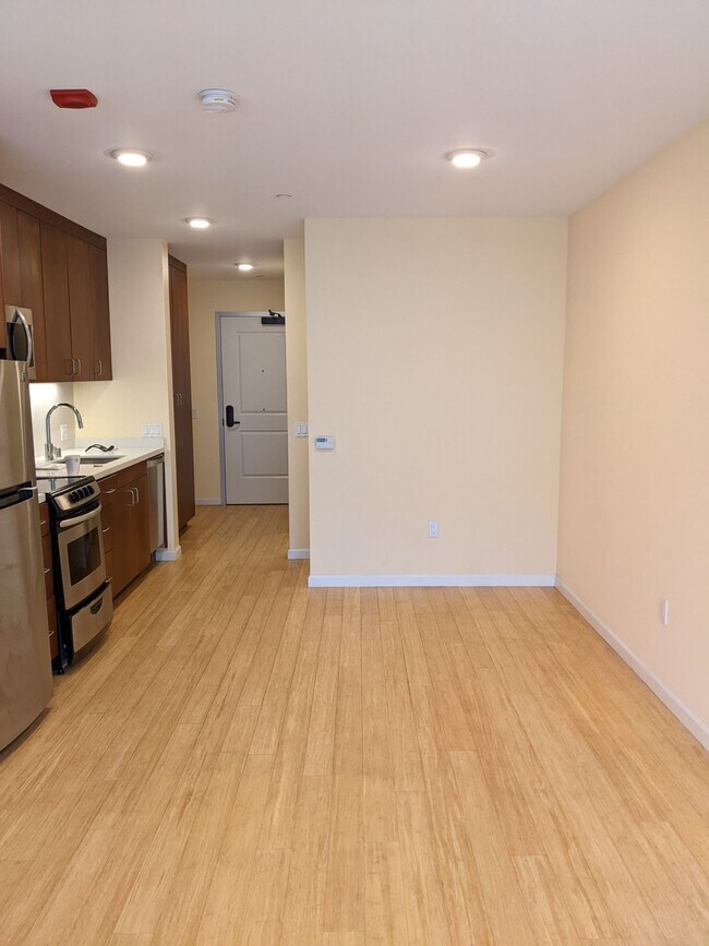 04 - Studio Main Living Area