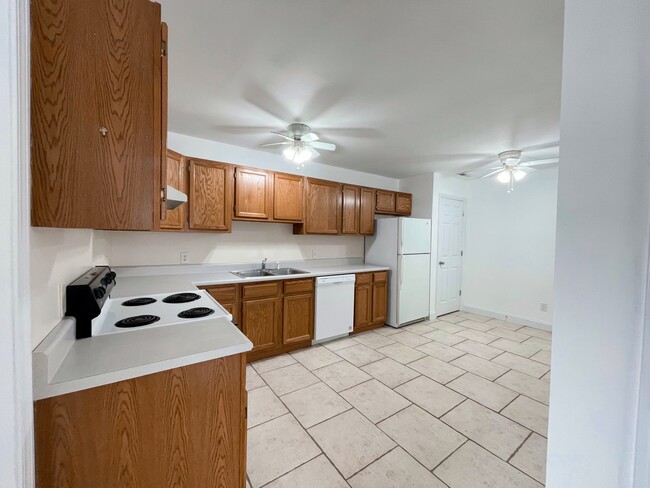 2460 E 5th St unit Newly Remodeled Cond, Washington, MO 63090 - photo 6