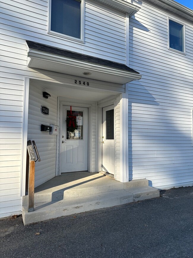 2540 Us-202 Unit Ground Floor East, Winthrop, ME 04364