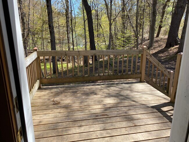 7 Langdon St unit 7 Langdon, Plymouth, NH 03264 - photo 2