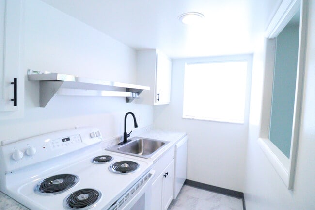 2323 Beechmont Ave, Cincinnati, OH 45230 - photo 2