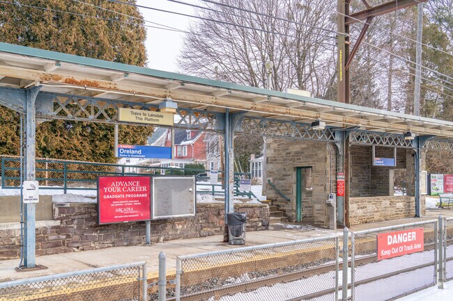 The Oreland SEPTA station is on the Lansdale/Doylestown SEPTA line.