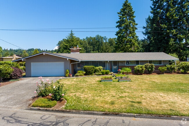 A cute example of a rambler style home in North Auburn.