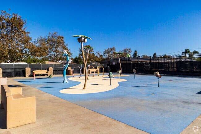 Enjoy the splash pad at Wright Columbia Park Turlock, Ca.