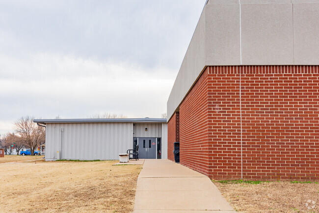 Davenport Elementary School is a quality school located in Davenport area.