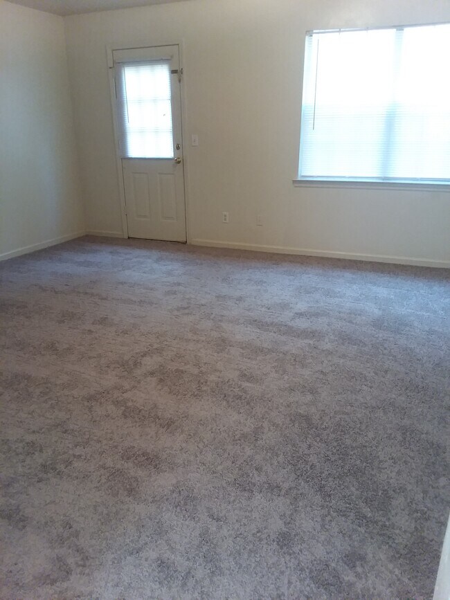 Pine Woods Apartments - West Blocton, AL, West Blocton, AL 35184 - photo 5