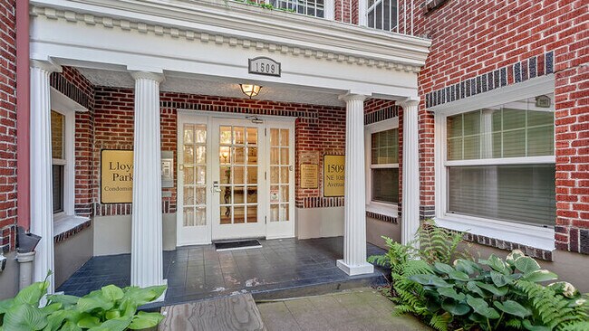 1509 NE 10th Ave unit 301, Portland, OR 97232 - photo 5