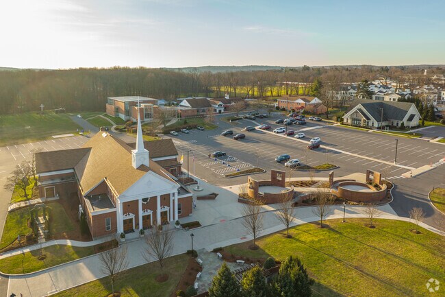 Discover great academics at the St Rose of Lima School.