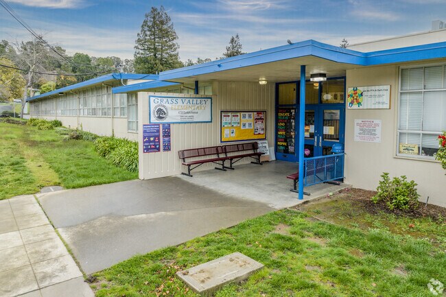 Grass Valley Elementary School has a C-minus rating.