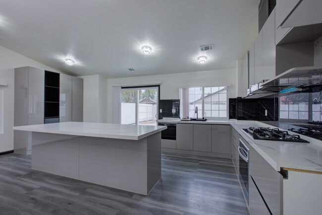 9855 Douglas Ave unit B, Delhi, CA 95315 - photo 7