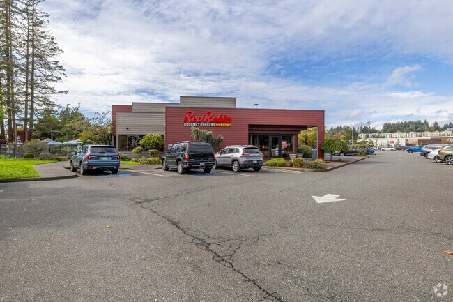 Looking for a quick bit for lunch in Silverdale WA? Stop by Red Robins.