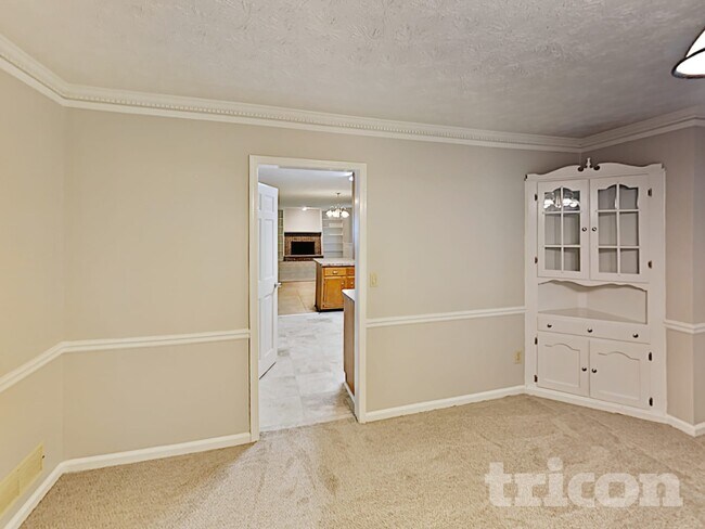 1720 Ridgefield Dr, Roswell, GA 30075 - photo 7