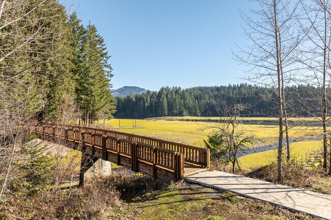 Lewis Creek Park is a Linn County Park located on the Foster Reservoir in Sweet Home.