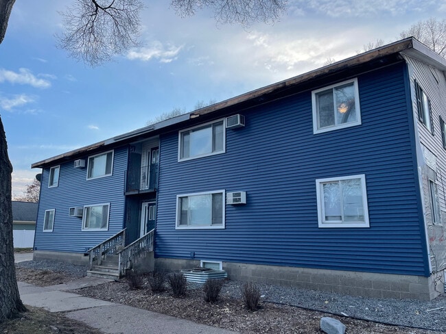 802 7th St, La Crosse, WI 54601 - photo 2